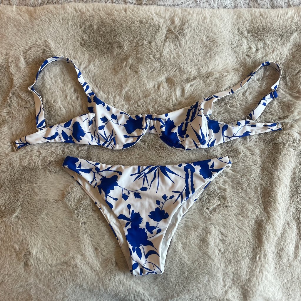 Lulus Lila Blue And White Floral Bikini Set - Size Medium